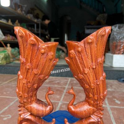 Cặp tượng  chim công cắm hoa bằng gỗ hương đá kt cao 30×12×10cm 