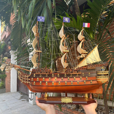 Thuyền gỗ trang trí ROYAL LOUIS, mô hình thuyền gỗ phong thủy chất liệu gỗ tràm nhiều kích thước
