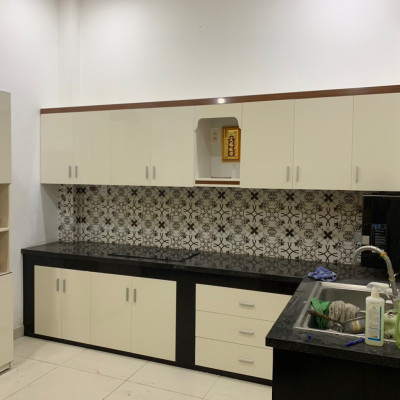 Tủ bếp trên/ dưới nhựa Juno Sofa thi công lắp ráp tận nhà