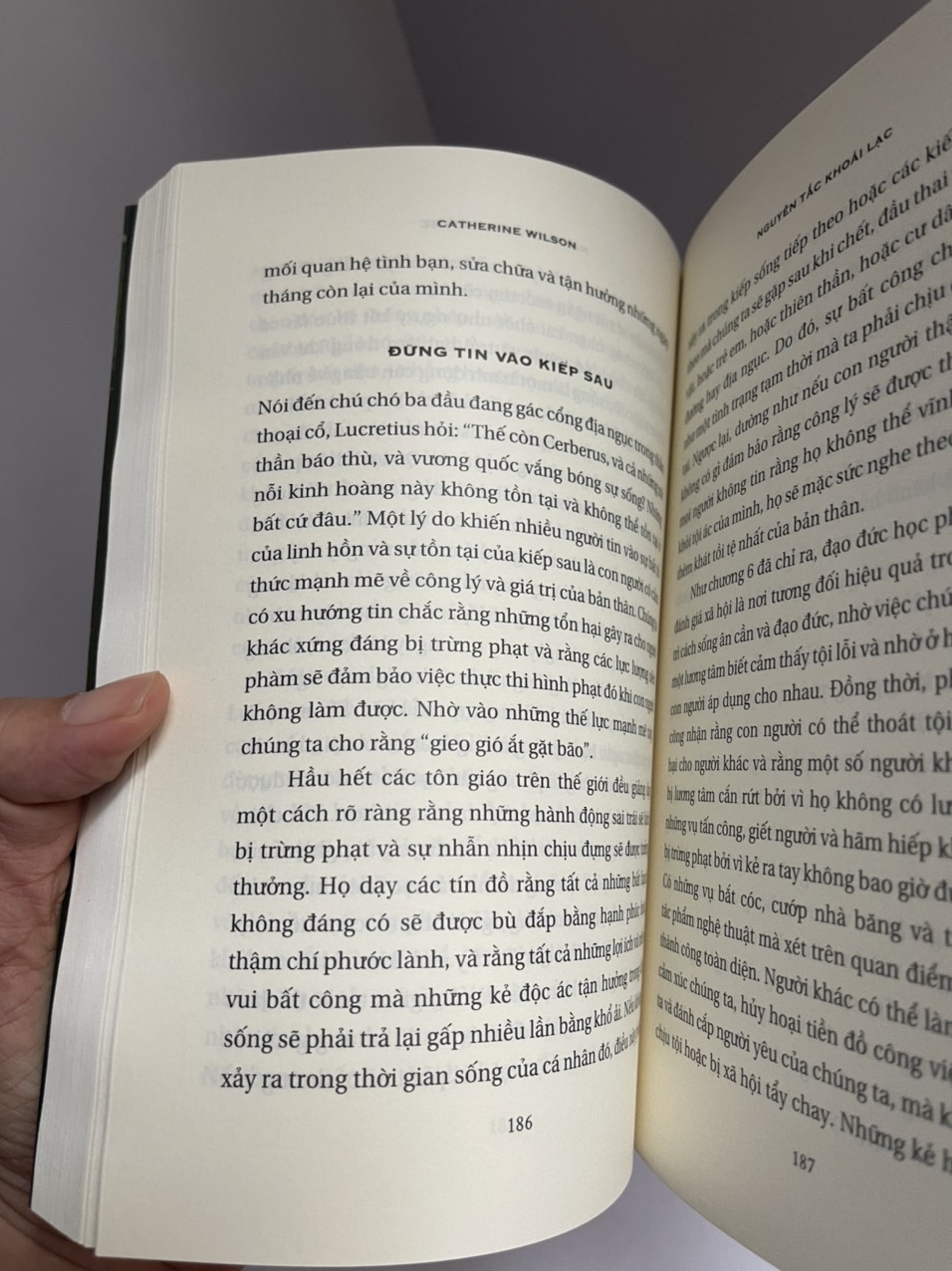 NGUYÊN TẮC KHOÁI LẠC – CHỦ NGHĨA EPICURUS TRONG CUỘC SỐNG HIỆN ĐẠI - Catherine Wilson – Nhã Nam