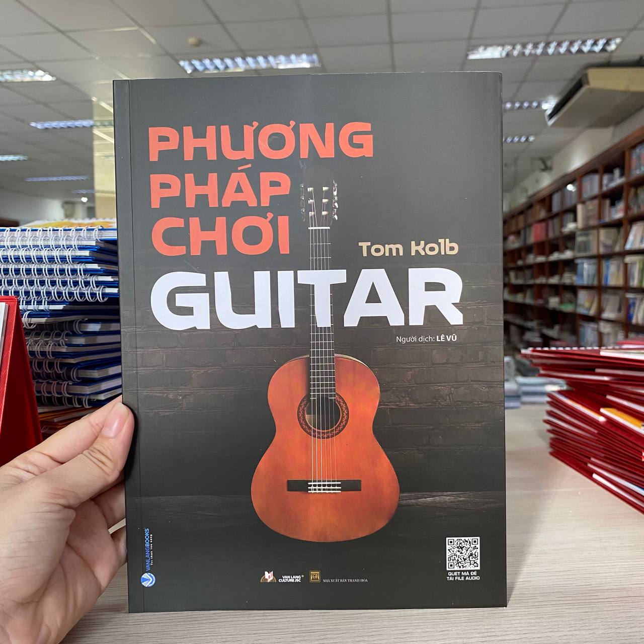 Phương Pháp Chơi Guitar (Tái Bản) - Sách Văn Lang
