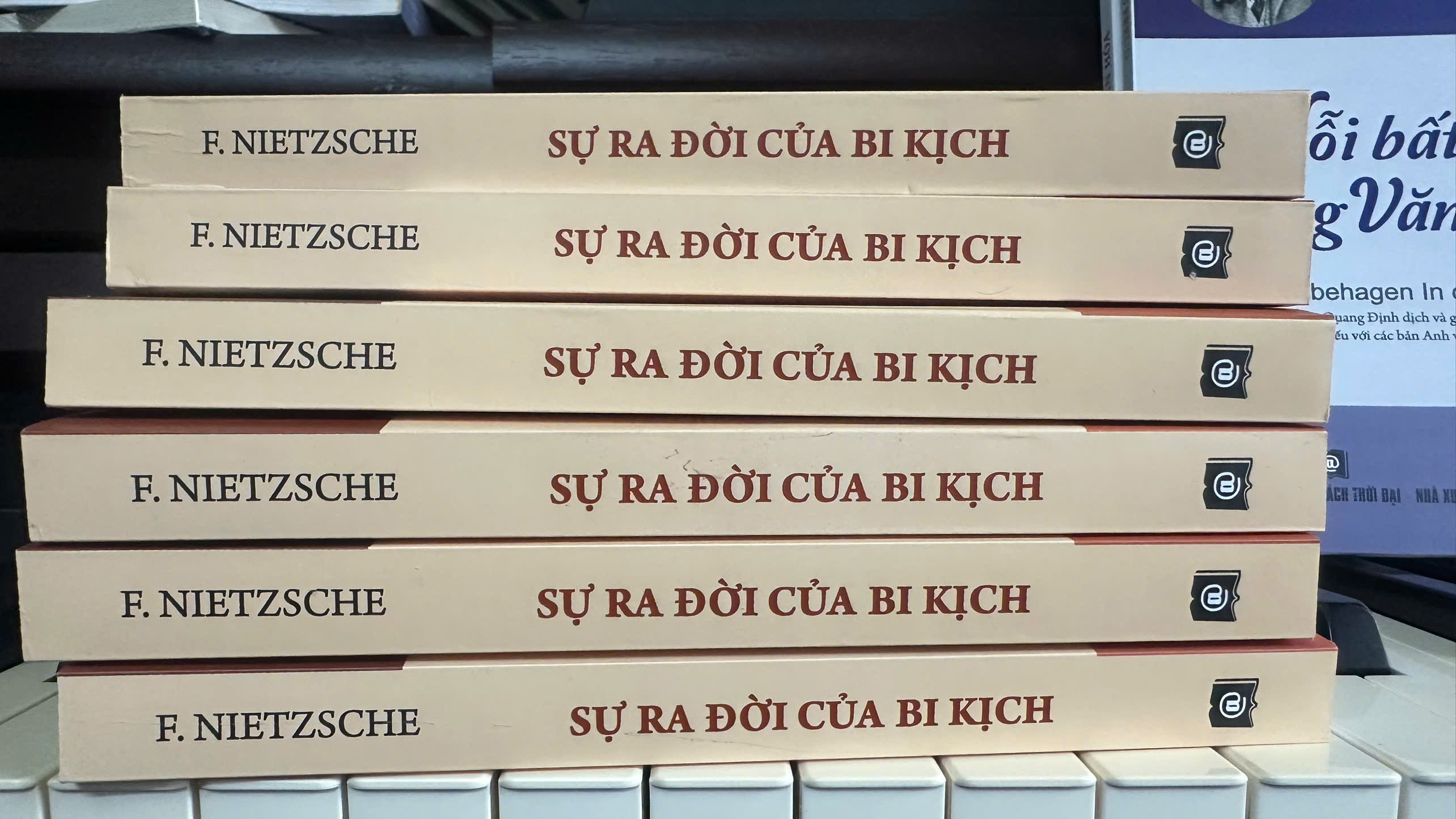 SỰ RA ĐỜI CỦA BI KỊCH – Friedrich Nietzsche – Thời Đại – NXB Tri Thức