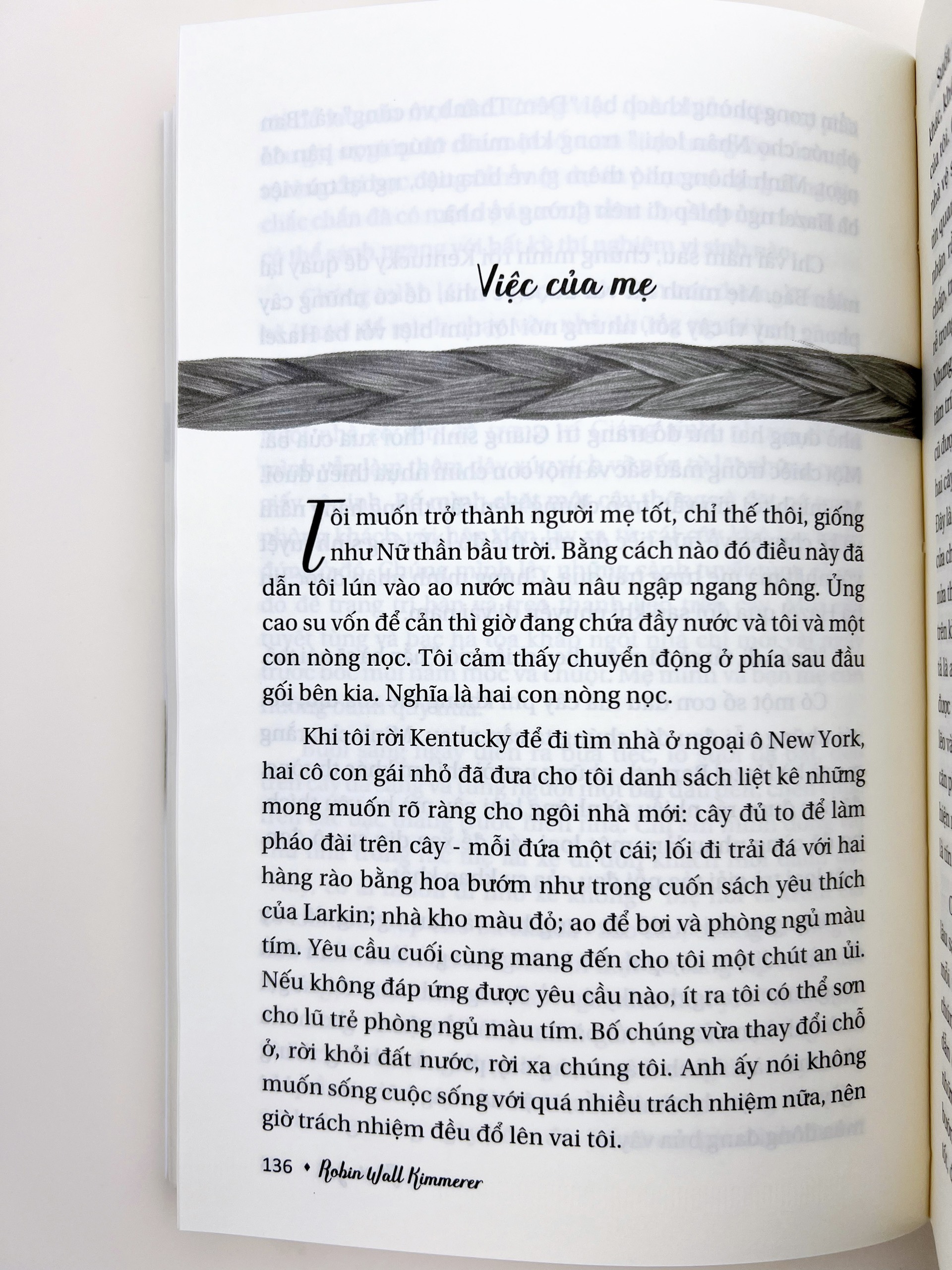 Sách - Tết cỏ ngọt - Tri thức bản địa, Kiến thức khoa học và những lời dạy từ cỏ cây - Bìa mềm - 576 trang