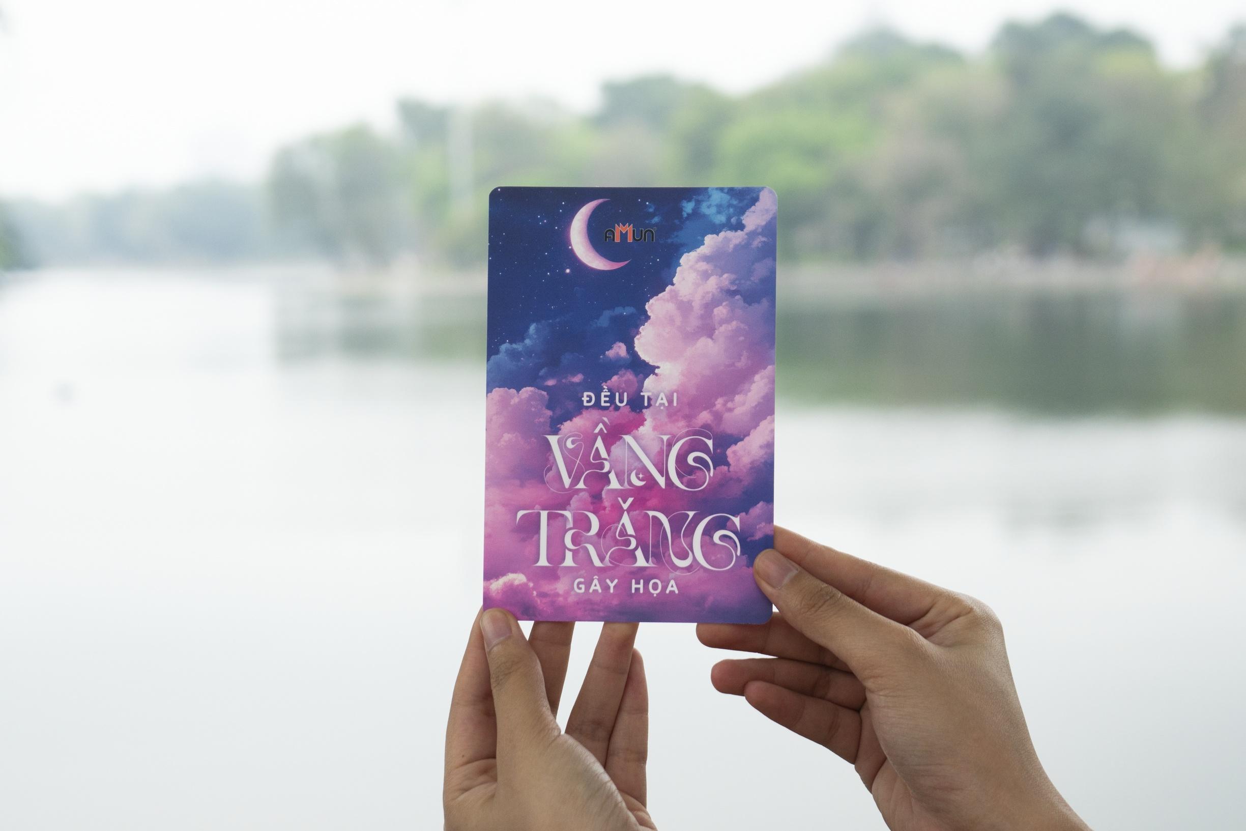 Sách - Bộ Sách Đều Tại Vầng Trăng Gây Họa - Tập 1+2 (Bộ 2 Tập) - Bản Đặc Biệt - Tặng Kèm 2 Bookmark Bồi Cứng + 1 Poscard Có Chữ Ký Tác Giả + 1 Poscard Gấp Xé + 2 Thẻ Card