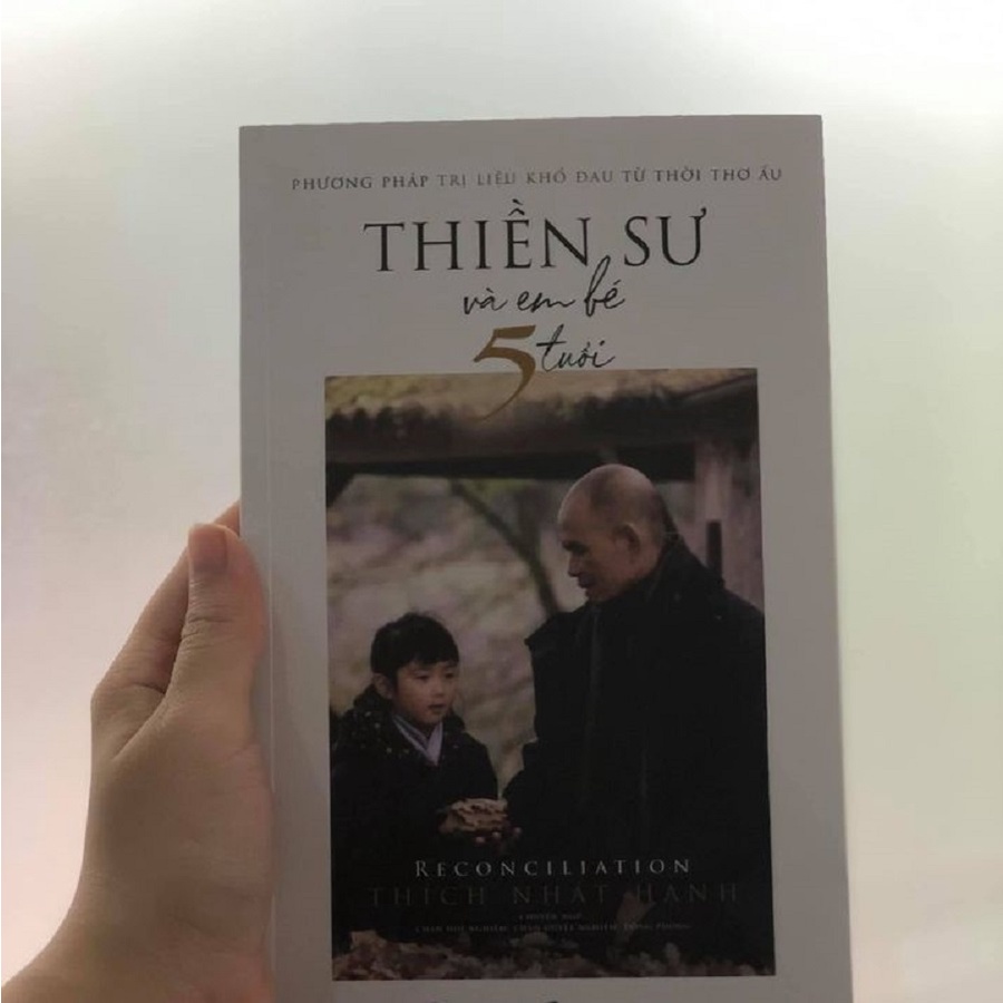 SÁCH Thiền sư và em bé 5 tuổi - Tác giả Thích Nhất Hạnh - Mvn Books