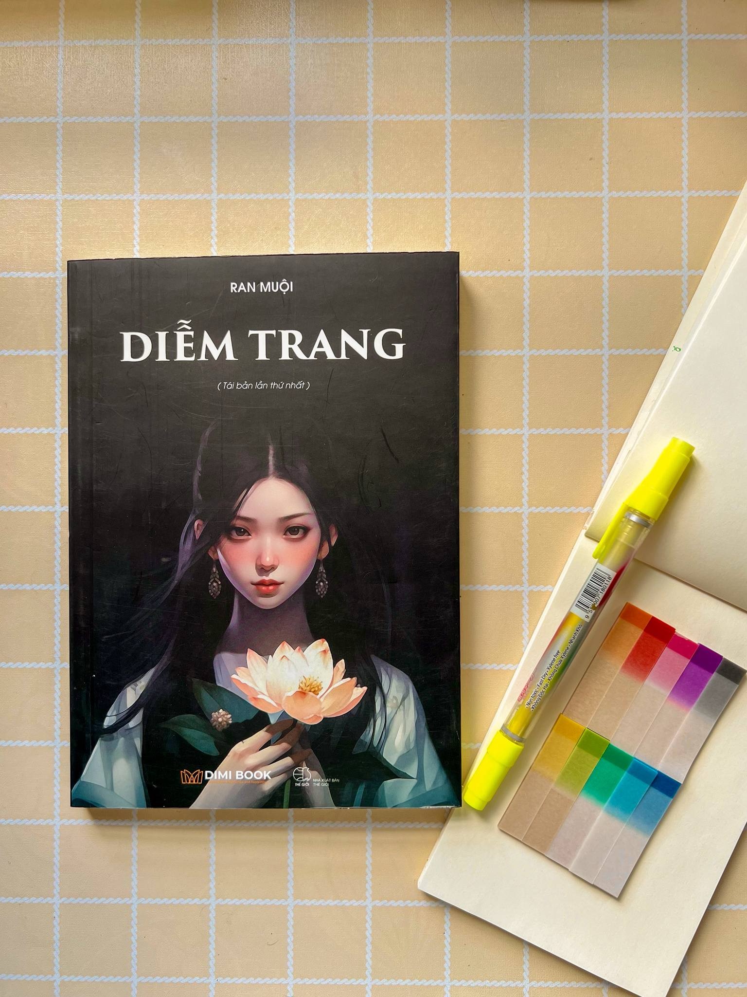 Sách Diễm Trang Bìa Cứng - Ran Muội