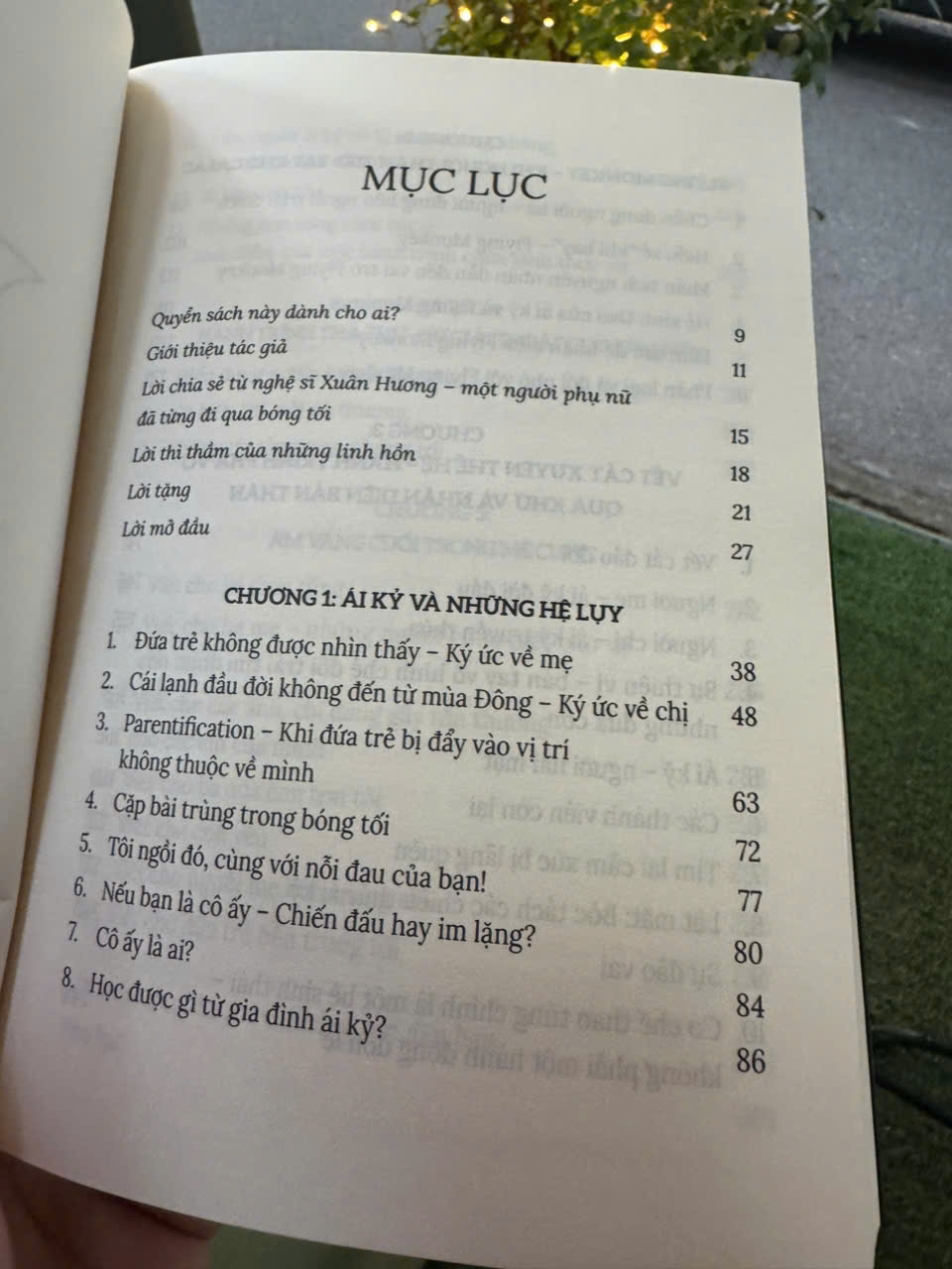 THOÁT KHỎI MÊ CUNG ÁI KỶ - Thư An – Mochibooks – NXB Thế Giới