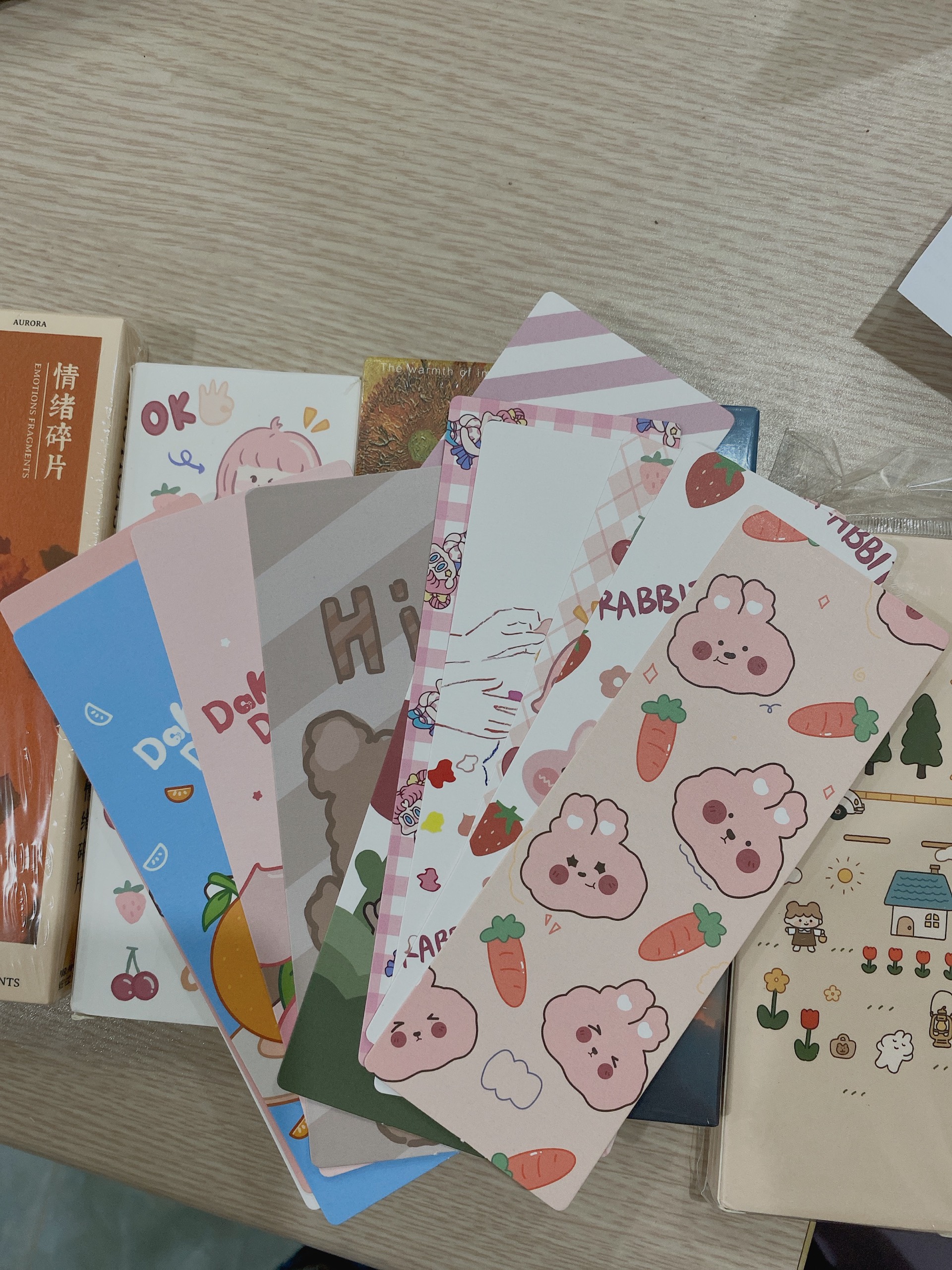 Sách AZ - Hai Mặt Của Gia Đình (Tặng Bookmark)