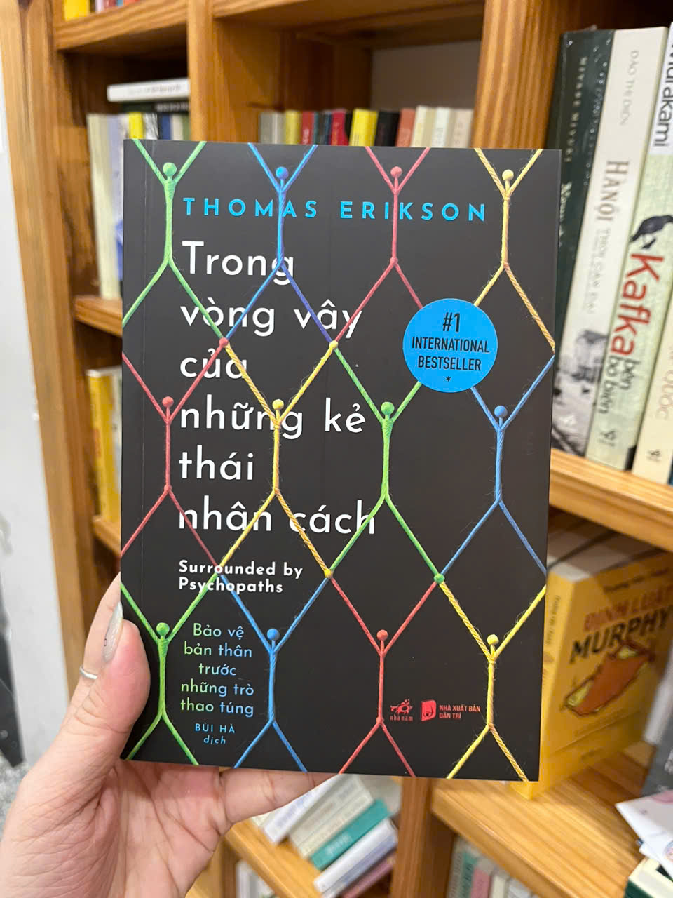 Sách - Trong vòng vây của những kẻ thái nhân cách (Nhã Nam HCM)
