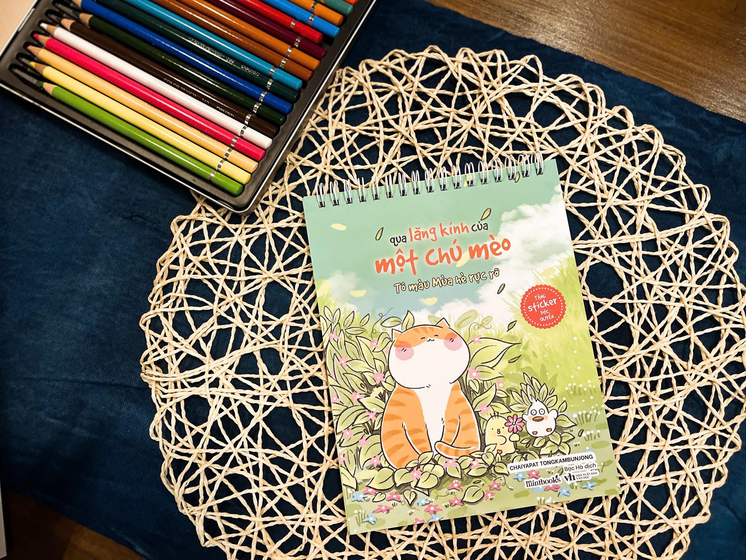 Qua Lăng Kính Của Một Chú Mèo (Tô Màu Mùa Hè Rực Rỡ) - Bản Quyền