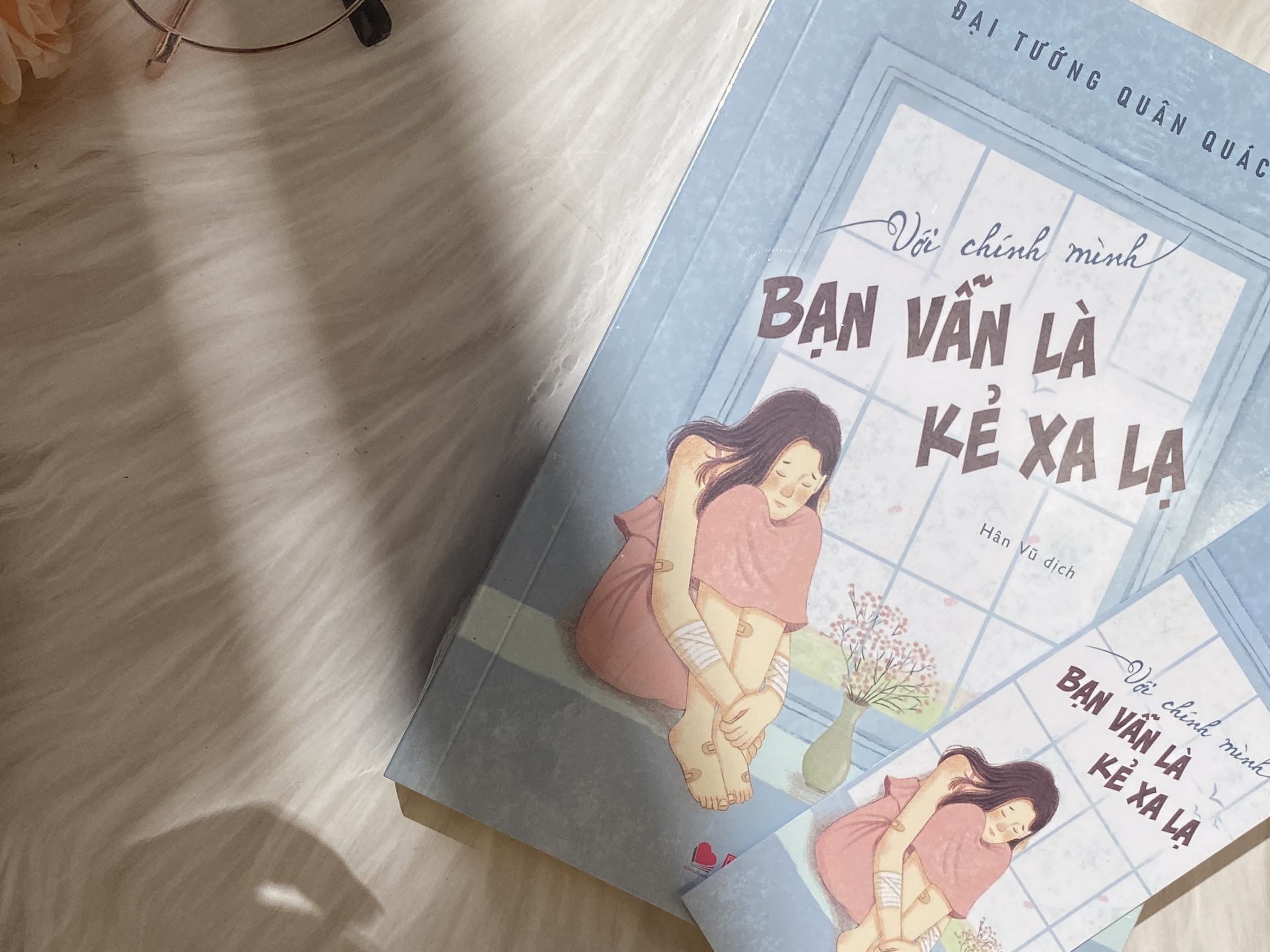 Sách - Với chính mình bạn vẫn là kẻ xa lạ