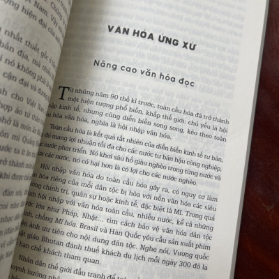 NGẪM CHUYỆN XƯA NAY – Hữu Ngọc – Nxb Kim Đồng – bìa mềm