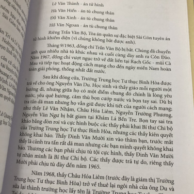 Về Một Ngôi Trường - Kỷ Yếu Trường Trung Học Tư Thục Bình Hoà