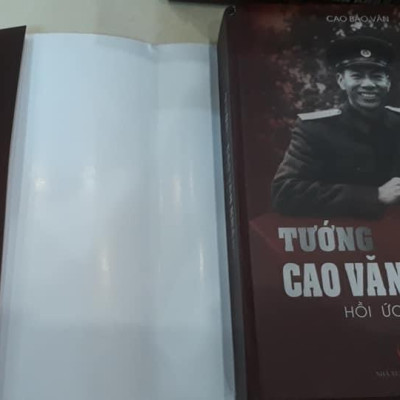 Tướng Cao Văn Khánh - Hồi Ức Lịch Sử (Bìa Cứng)