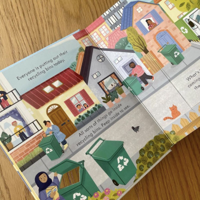 Sách tương tác tiếng anh cho bé - Usborne Peep Inside how a recycling truck works