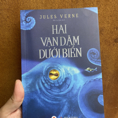 Sách - Hai vạn dặm dưới biển - Tái bản 2024 - 2H Books