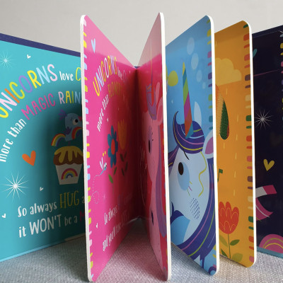 Always Hug a Unicorn - Sách cho bé Luôn ôm một con kỳ lân