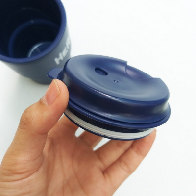 Combo bình nước Charger 830ml ( xanh lá ) làm từ nhựa tritan + cốc giữ nhiệt có nắp xoay 320ml ( màu Navy )