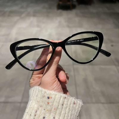 Kính Mắt mèo gọng nhựa đen dẻo