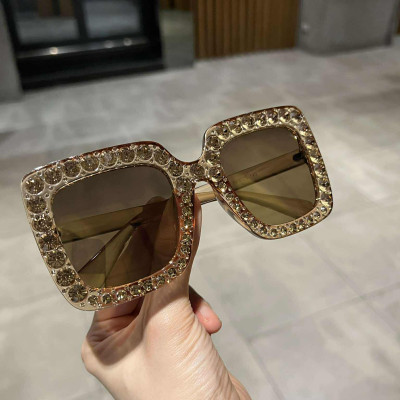 Kính râm nữ sành điệu đính đá (Màu vàng)