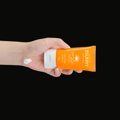 Kem Chống Nắng ESUNVY SUN CARE SPF50+/PA++++ Bảo Vệ Da, Hạn Chế Lão Hóa, Không Thấm Nước Và Bóng Nhờn Tuýp 30g TMP019