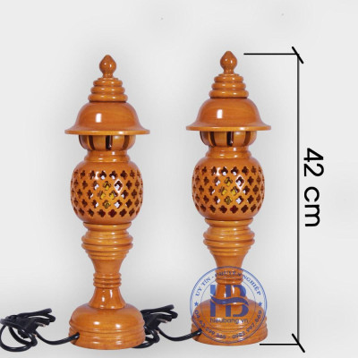 CẶP ĐÈN THỜ GỖ TRÀM BÔNG VÀNG CAO 34 CM MÀU VÀNG