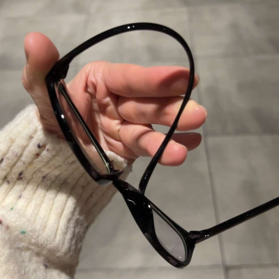 Kính Mắt mèo gọng nhựa đen dẻo