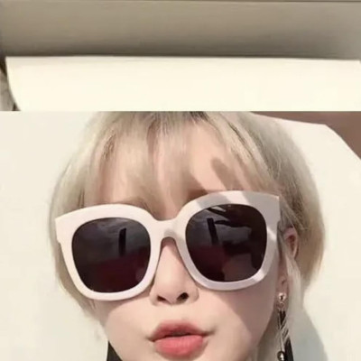 Kính mát nữ Mắt vuông bản dày chống nắng UV + Tặng phụ kiện Bao da cao cấp