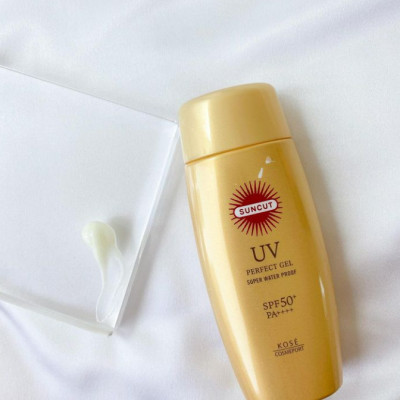 Sữa Chống Nắng Kose Suncut UV Essence Super Water Proof 60 G