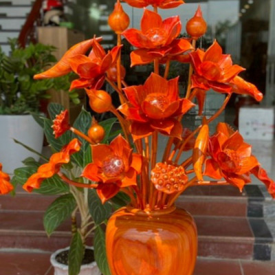 1 bình hoa sen 25 cành ,hoa lá ,gương , trang trí phòng khách ,phòng thờ bằng gỗ hương đỏ đẹp long lanh 