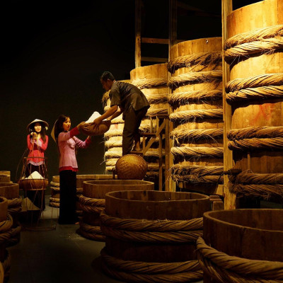 Nước mắm nhỉ cá cơm than Làng Chài Xưa (Thùng 6 chai ) chai nhựa cao cấp 525ml/chai Đặc Biệt Thanh Dịu An toàn