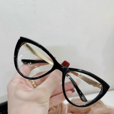 Kính thời trang dáng mắt mèo sành điệu cho nữ