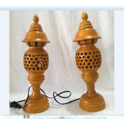 CẶP ĐÈN THỜ GỖ TRÀM BÔNG VÀNG CAO 34 CM MÀU VÀNG