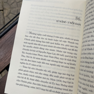 CHUÔNG LÀNG BÁO SỰ THẬT SAU SỰ THẬT - Tạ Ngọc Tấn - Nxb Chính trị Quốc gia Sự thật – bìa mềm