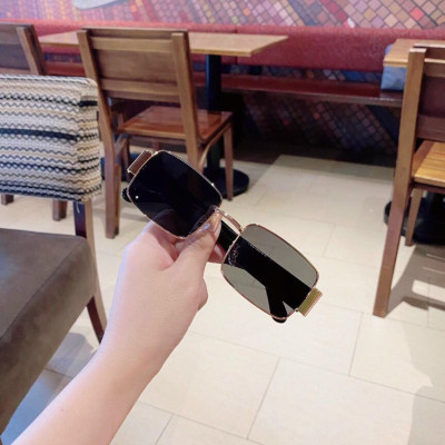 Kính xinh, Kính râm Nữ Mắt vuông chống nắng UV mẫu mới siêu hottrend + tặng tuavit Kính Xinh mini