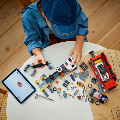 LEGO CITY 60472 Đồ Chơi Lắp Ráp Bãi Phế Liệu Ô Tô (871 chi tiết)