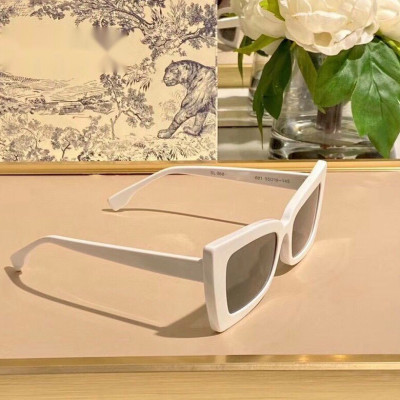 Kính râm Mắt mèo phong cách retro hiện đại cho Nữ (TRẮNG) + tặng tuavit Kính xinh mini