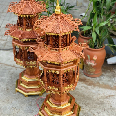 Cặp đèn thờ hình tháp đan mái chùa bằng gỗ hương kt cao 60×28×28cm