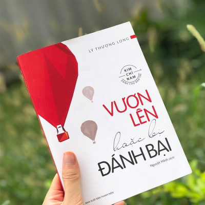 Sách - Vươn Lên Hoặc Bị Đánh Bại