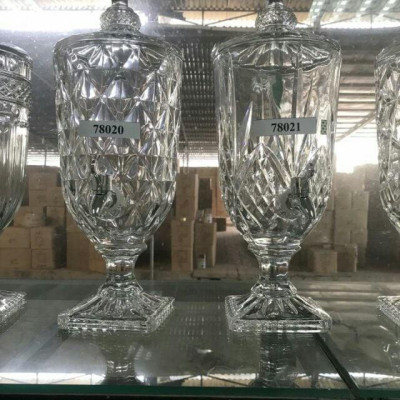 BÌNH ĐỰNG NƯỚC UỐNG THỦY TINH TRẮNG VÀNG CÓ VÒI RÓT TIỆN LỢI 4,5 LÍT ( GIAO HOA VĂN NGẪU NHIÊN )