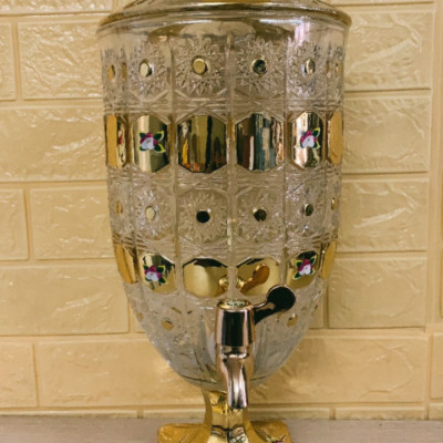 BÌNH ĐỰNG NƯỚC UỐNG THỦY TINH VÀNG PHIÊN BẢN KHẢM VÀNG ĐẶC BIỆT CÓ VÒI RÓT TIỆN LỢI 4,5 LÍT ( GIAO HOA VĂN NGẪU NHIÊN )