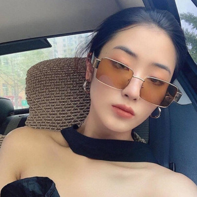 Kính râm Nữ thời trang chống nắng uv thời trang (Nhiều Màu) + tặng Tuavit móc khóa mini đa năng