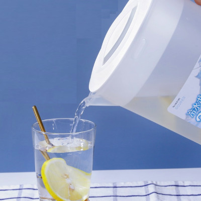 Combo 01 Bình đựng nước Pearl Metal Life Gourier + 01 Dụng cụ cọ rửa bình nước, chai lọ cán dài Kokubo- Made in Japan