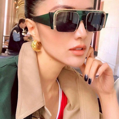 Kính râm nữ màu xanh thiết kế sang chảnh, sành điệu