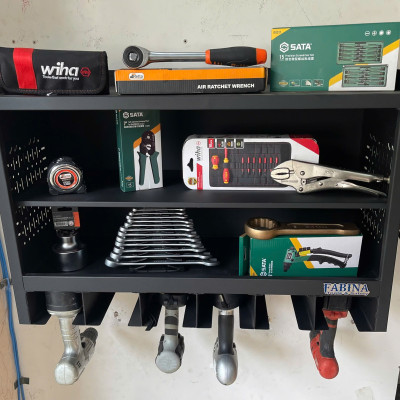 Tủ dụng cụ treo tường màu đen