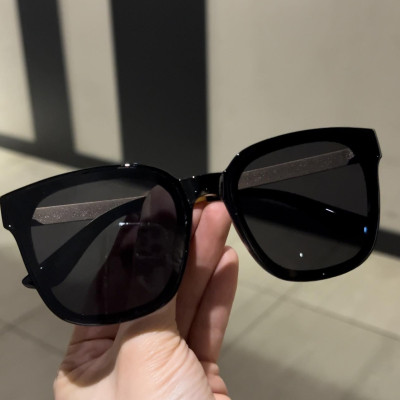 Kính râm chống nắng uv thiết kế đơn giản cho nam nữ