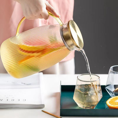 Bình đựng nước uống thủy tinh vân tăm quai vàng cao cấp 1,8l