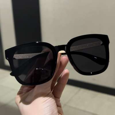 Kính râm chống nắng uv thiết kế đơn giản cho nam nữ