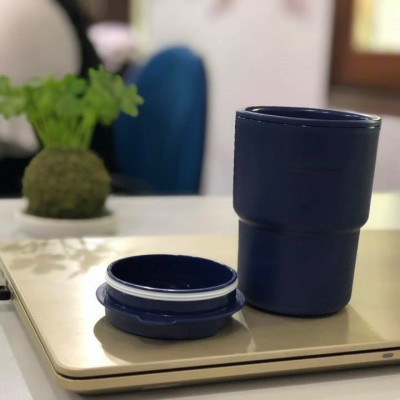 Combo bình nước Charger 830ml ( xanh lá ) làm từ nhựa tritan + cốc giữ nhiệt có nắp xoay 320ml ( màu Navy )