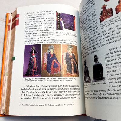 ẤN BẢN BÌA DA PU CAO CẤP VÀ GIỚI HẠN - NGÀN NĂM ÁO MŨ - TRẦN QUANG ĐỨC -